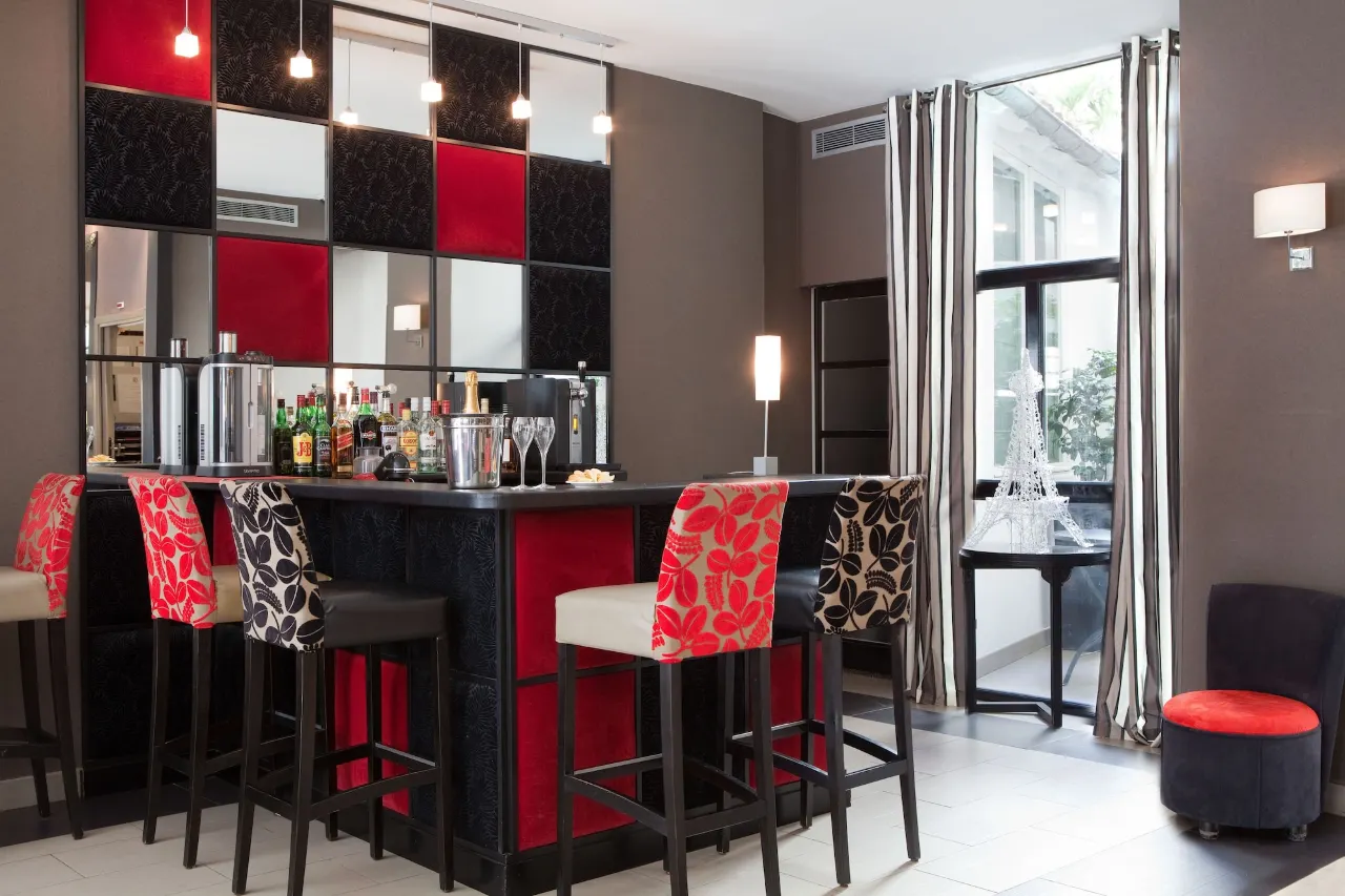 Hotel Eiffel Seine (12)