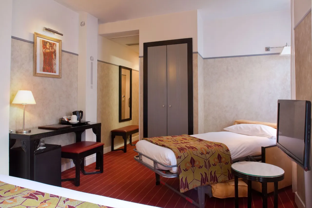 Hotel Eiffel Seine (14)