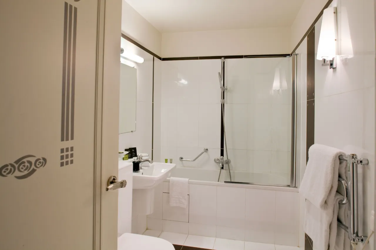 Hotel Eiffel Seine (17)