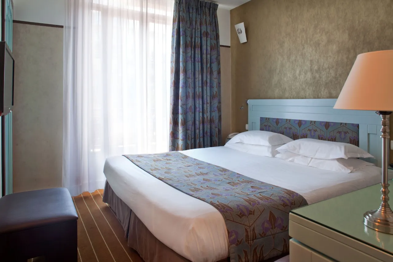 Hotel Eiffel Seine (23)