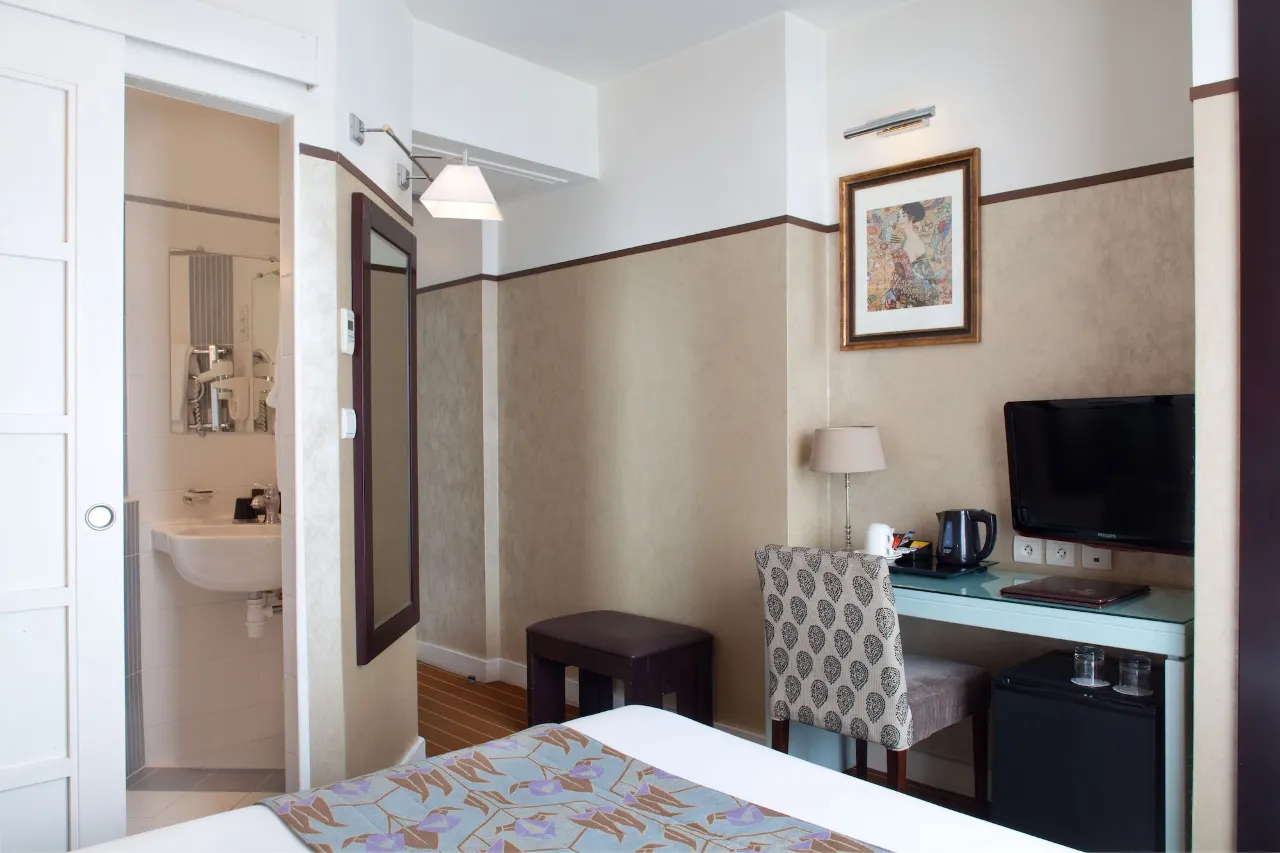 Hotel Eiffel Seine (31)