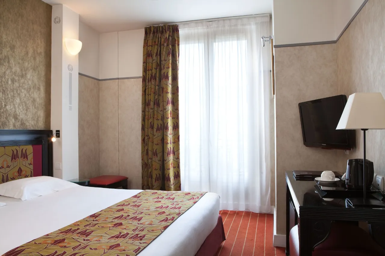 Hotel Eiffel Seine (36)