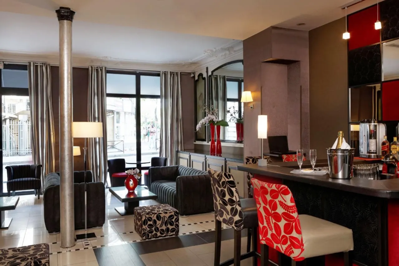 Hotel Eiffel Seine (37)