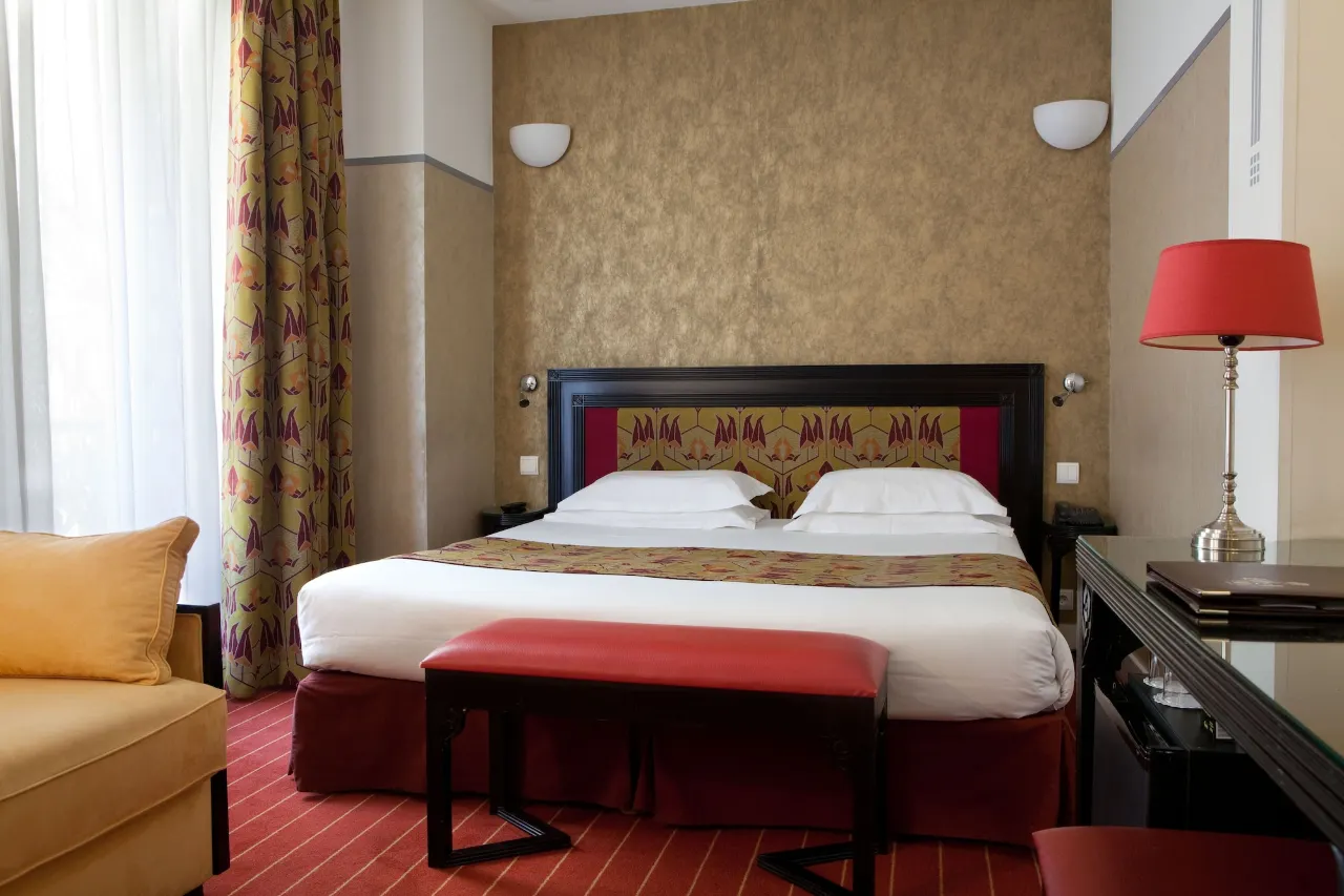 Hotel Eiffel Seine (5)